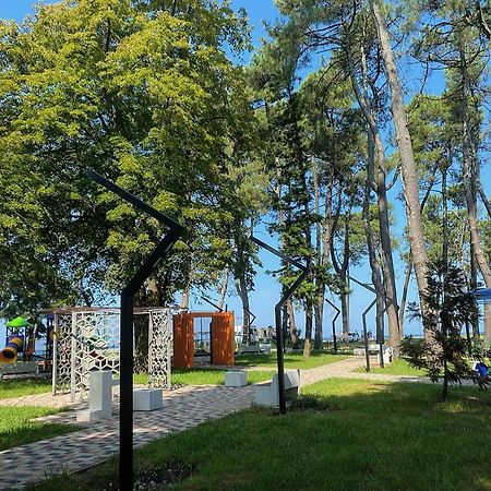 Guest House Kobuleti On Aghmashenebeli Luaran gambar