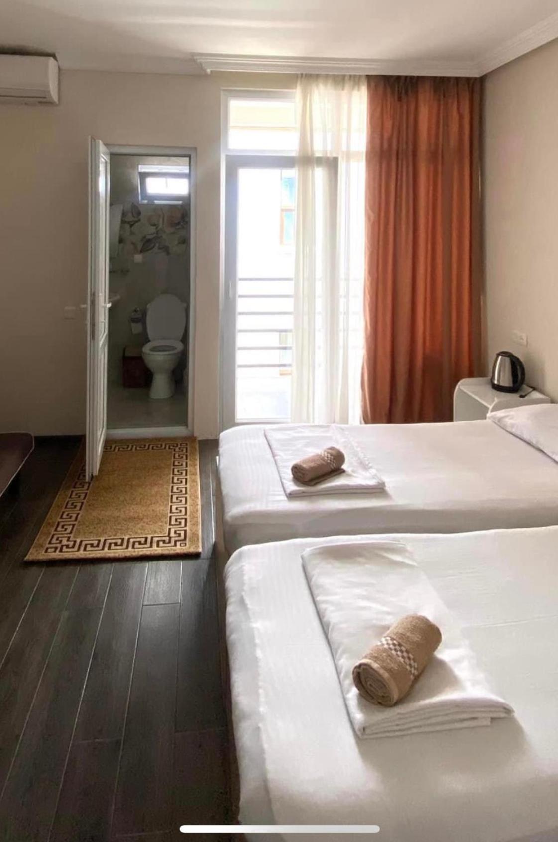 Guest House Kobuleti On Aghmashenebeli Luaran gambar