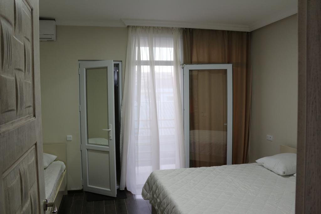 Guest House Kobuleti On Aghmashenebeli Luaran gambar