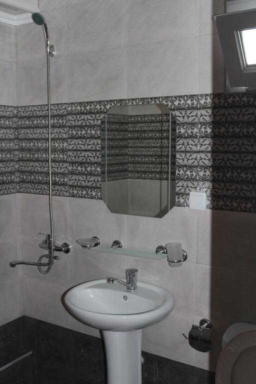 Guest House Kobuleti On Aghmashenebeli Luaran gambar