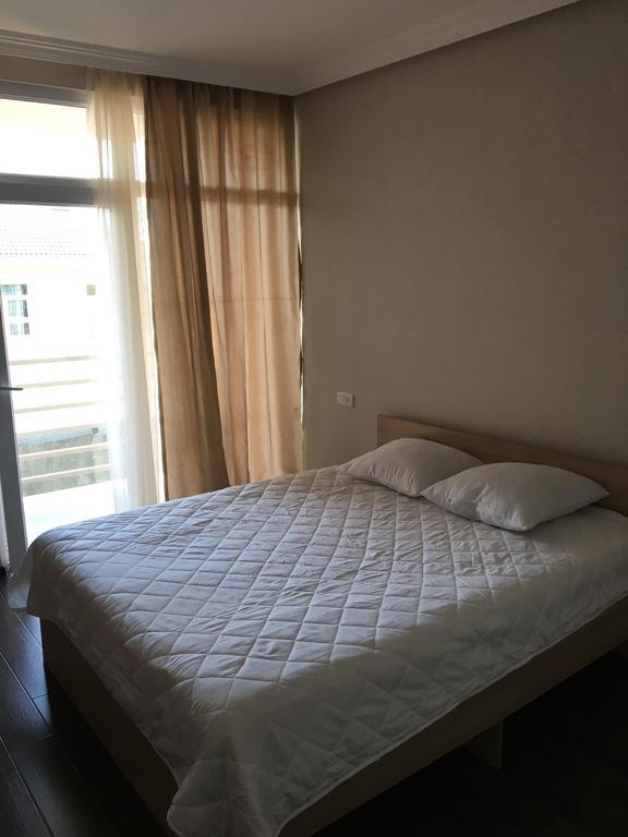 Guest House Kobuleti On Aghmashenebeli Luaran gambar