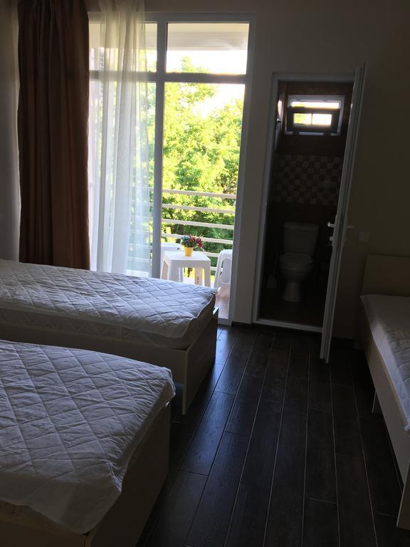 Guest House Kobuleti On Aghmashenebeli Luaran gambar