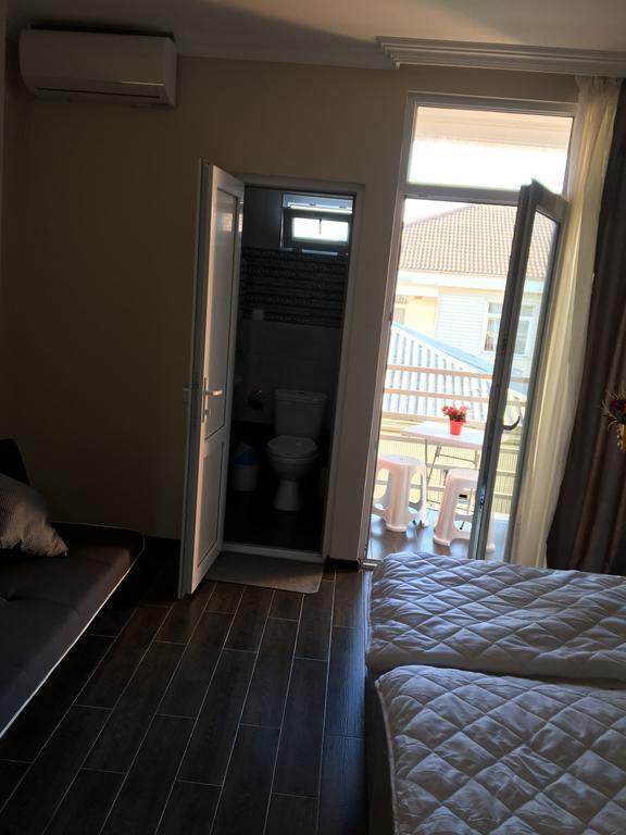 Guest House Kobuleti On Aghmashenebeli Luaran gambar