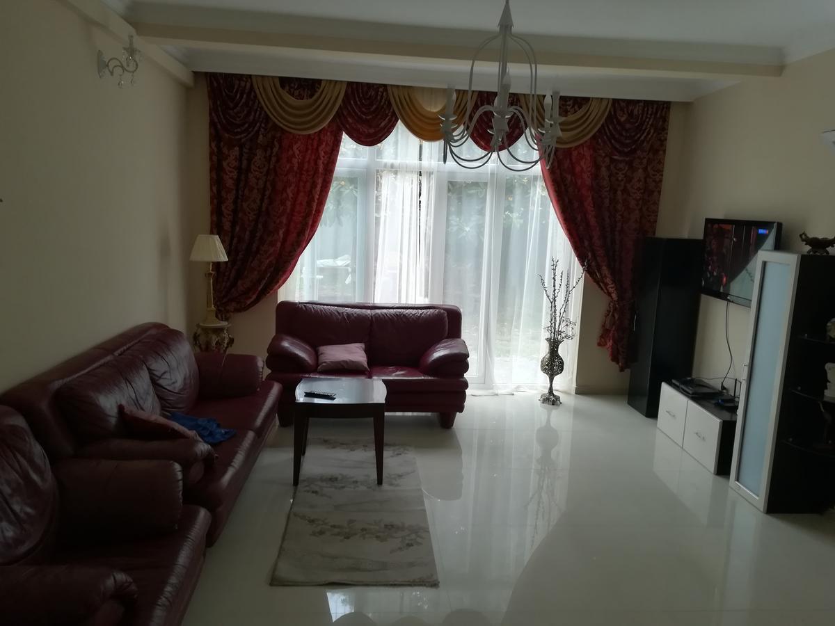 Guest House Kobuleti On Aghmashenebeli Luaran gambar