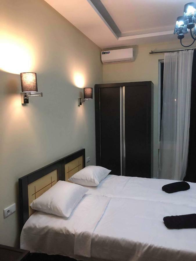 Guest House Kobuleti On Aghmashenebeli Luaran gambar